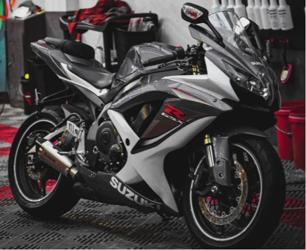 Suzuki GSX-R600/750 Fairings for Hot-Weather Commuting: A Practical Fitment and Finish Guide