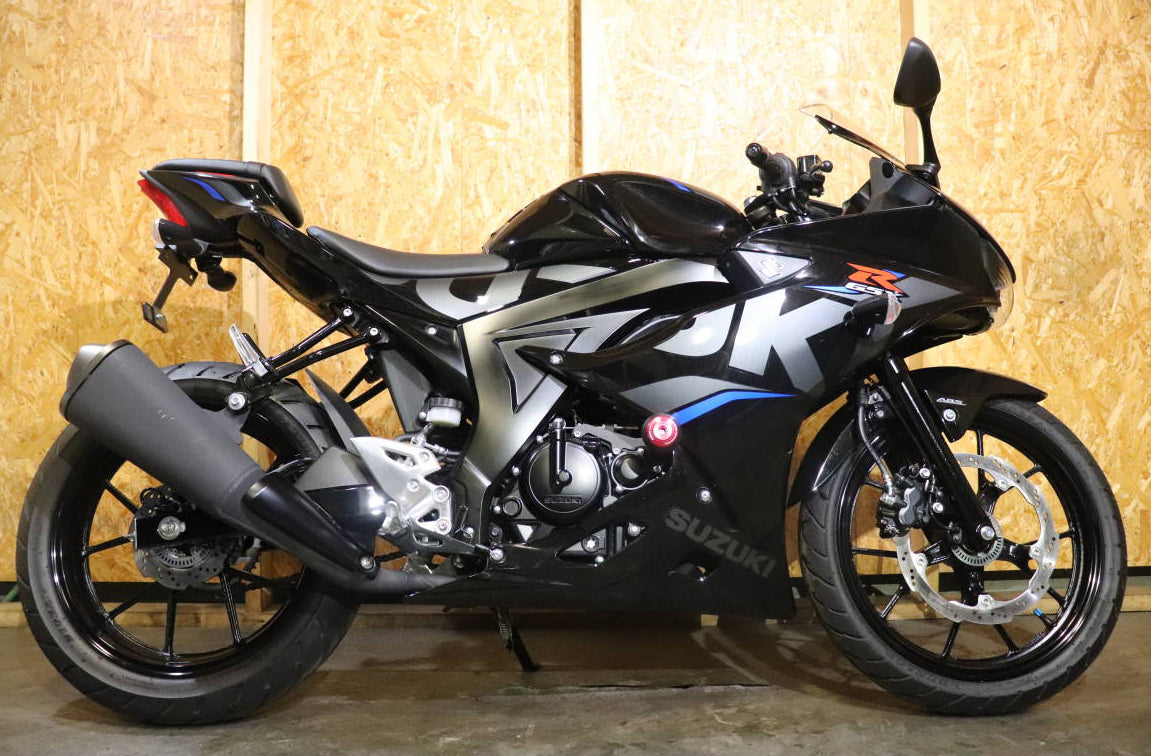 Amotopart 2017-2024 Suzuki GSX-R125 Black Sliver Blue Fairing Kit (nur für die US-Version geeignet)