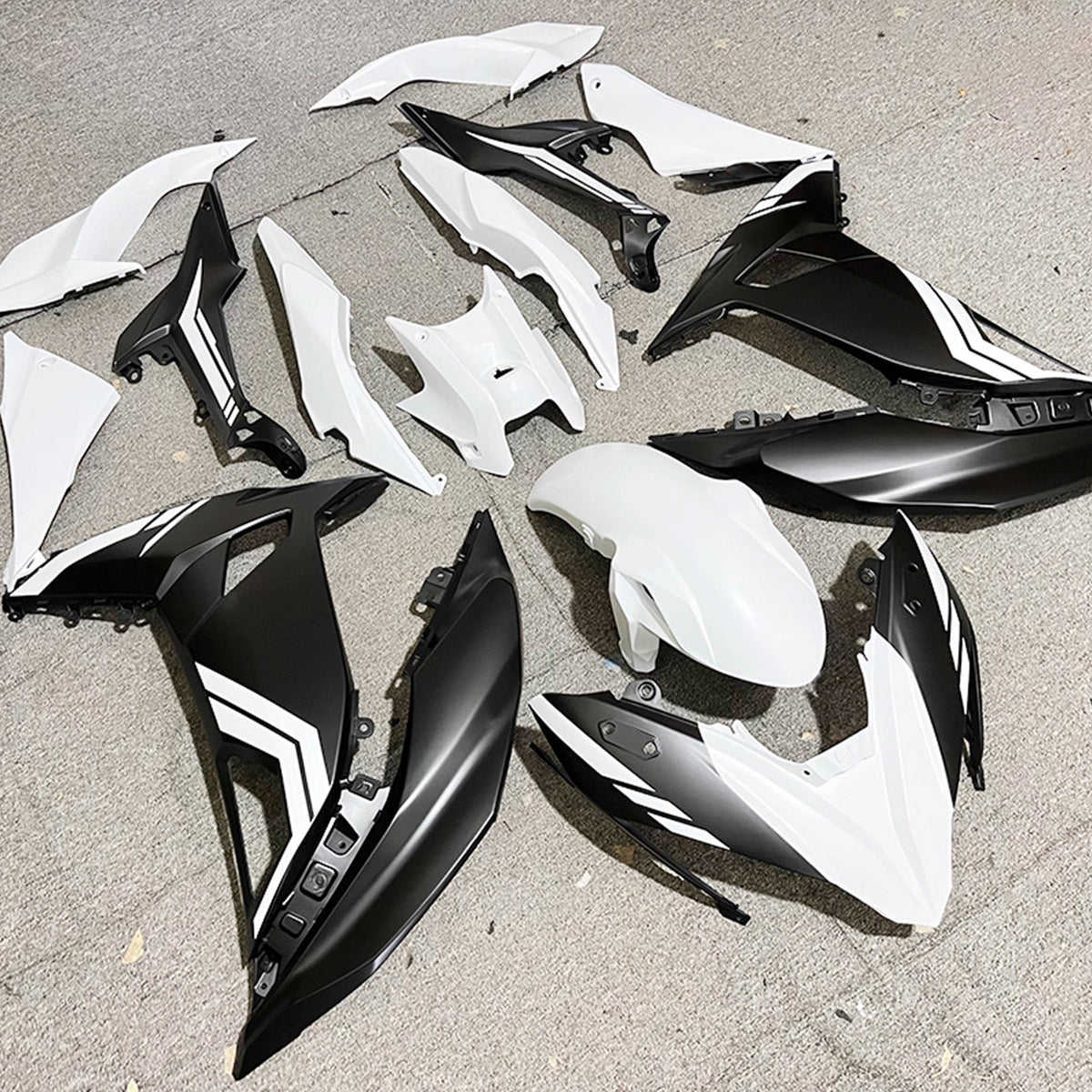 Amotopart 2017-2019 Kawasaki ER-6F Ninja 650R Black White Gray Fairing Kit