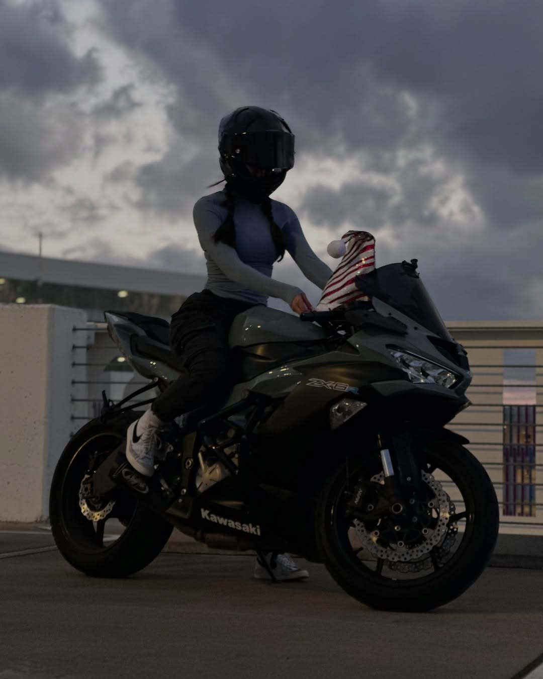 Amotopart Kawasaki ZX6R 2019-2023 Gray Black Fairing Kit