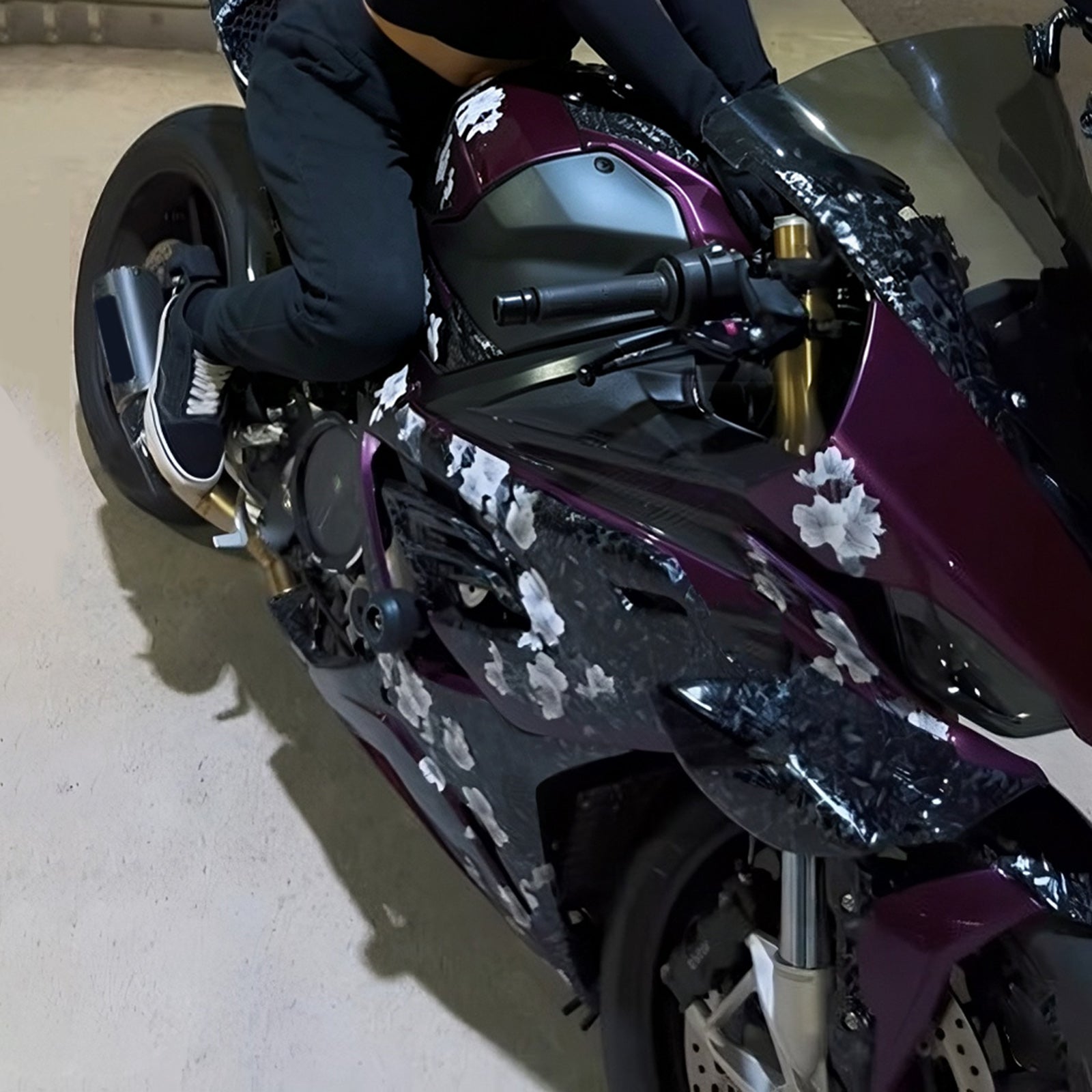Amotopart 2019-2022 BMW M1000RR S1000RR Hvid Lilla Sort Smedet Carbon Fiber Pattern Fairing Kit