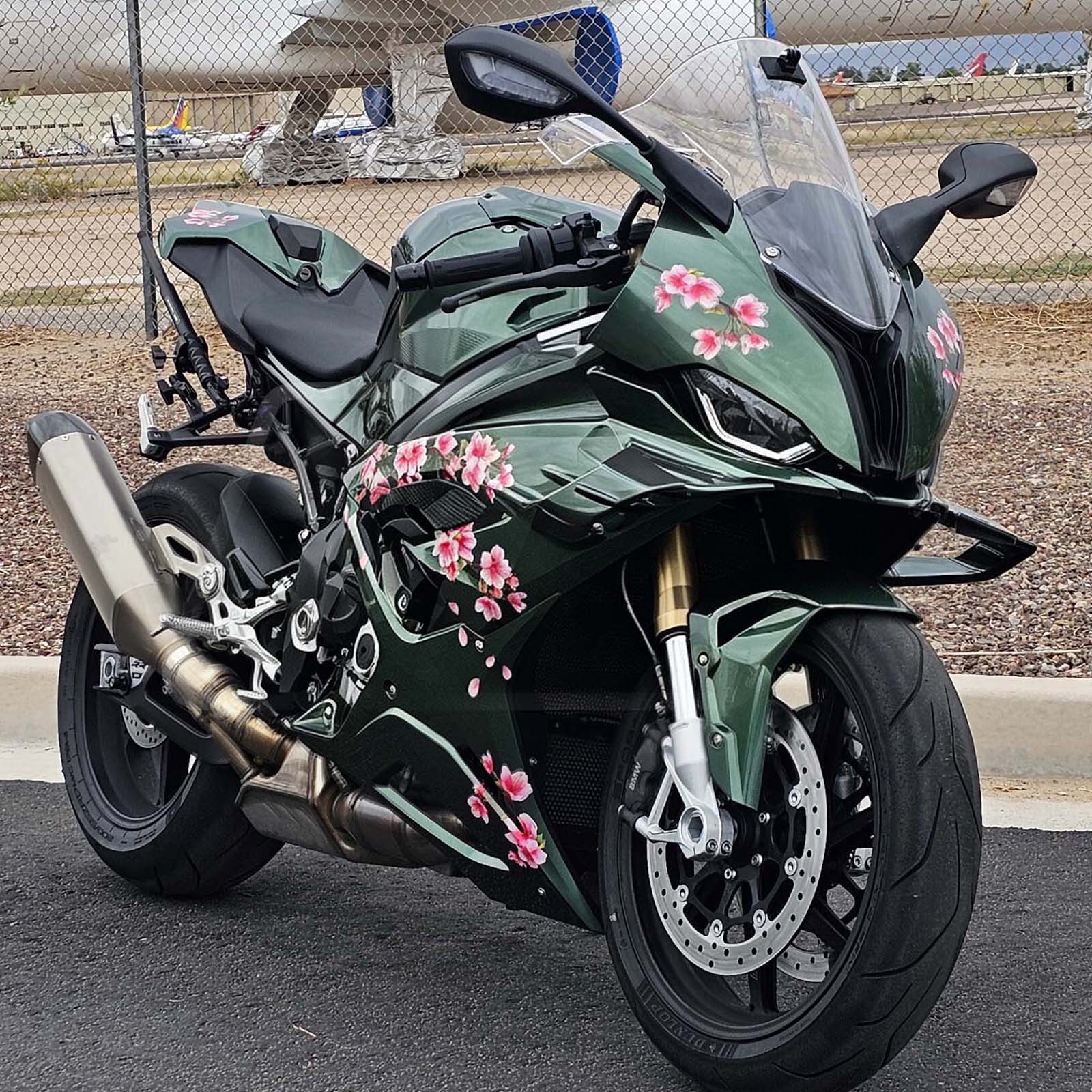 Amotopart 2023-2024 BMW S1000RR Pink Black Green White Fairing Kit