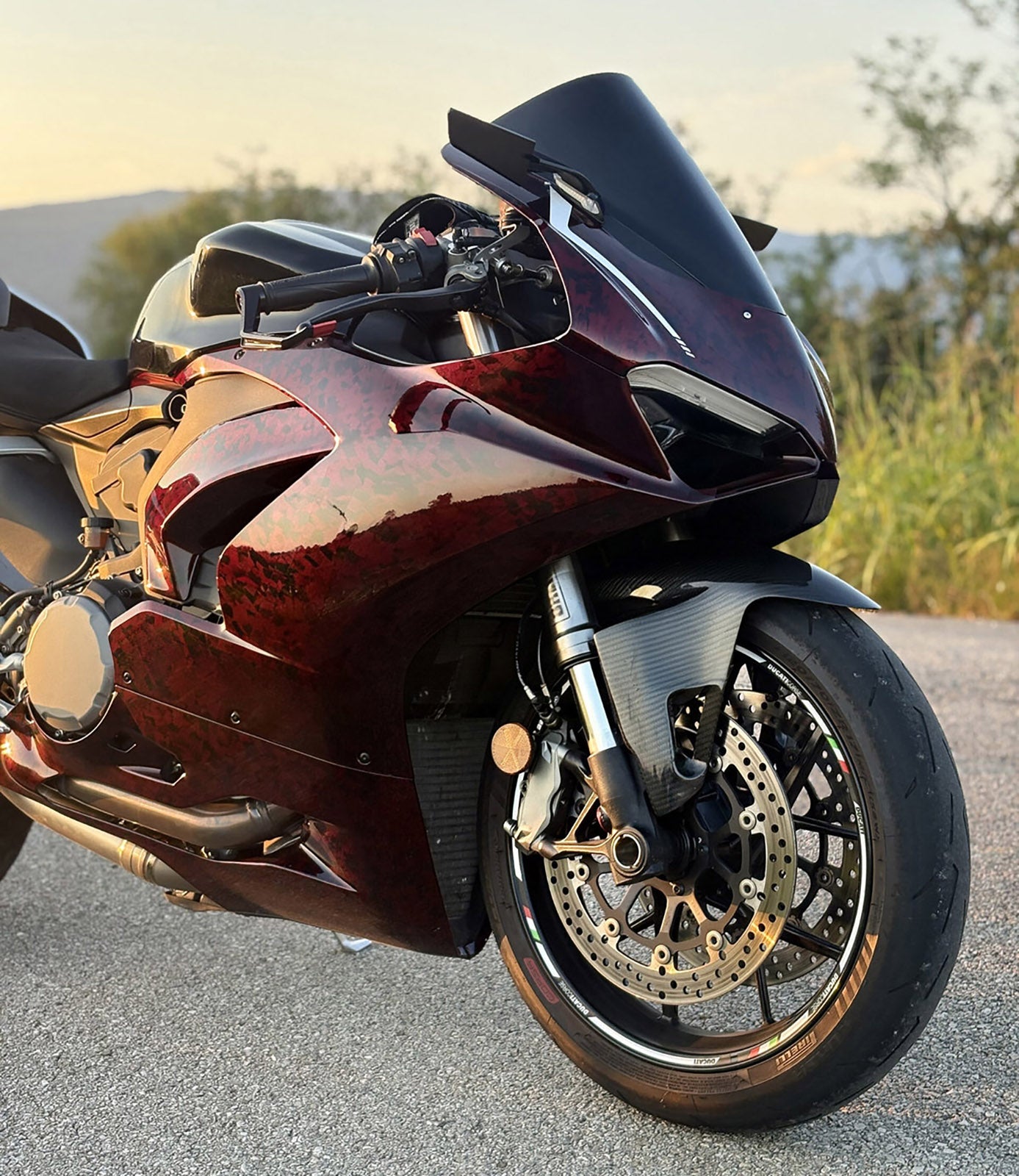 Amotopart 2020-2024 Ducati Panigale V2 Red Black Forged Carbon Fiber Pattern Fairing Kit