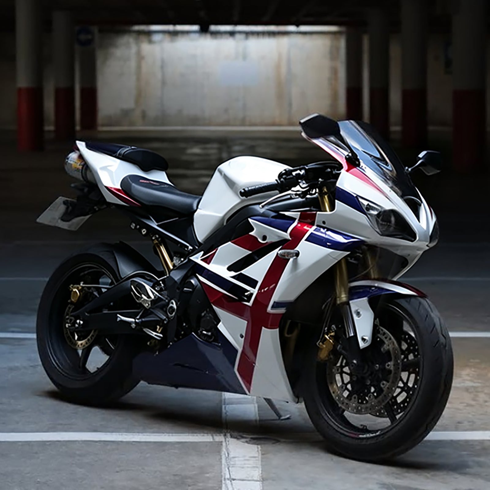 Amotopart 2006-2008 Triumph Daytona 675 White Red Blue Fairing Kit