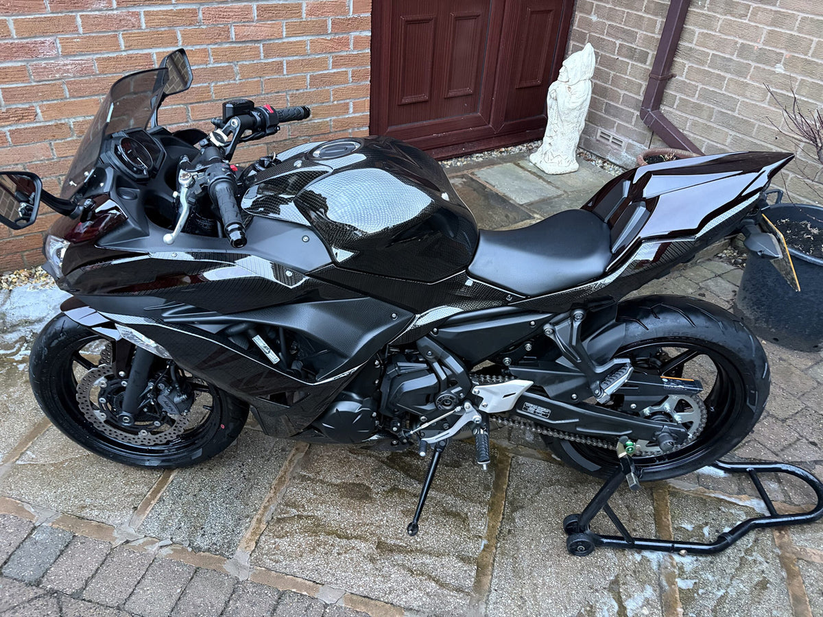 Amotopart 2017-2019 Kawasaki ER-6F Ninja650R Black Red Carbon Fiber Pattern Fairing Kit