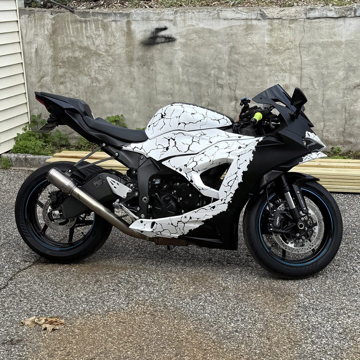 Amotopart 2024-2026 Kawasaki ZX-6R White Black Fairing Kit