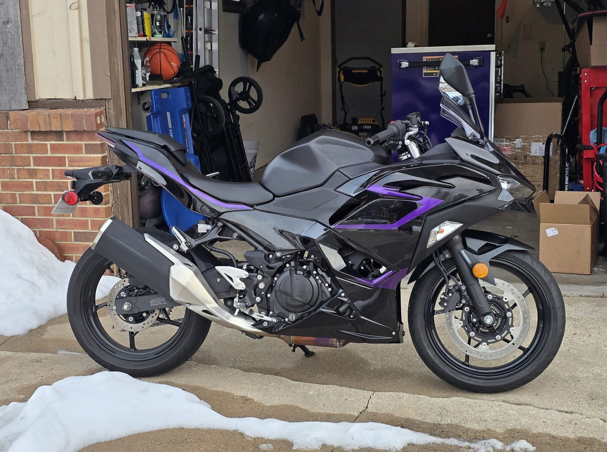 Kit carena Amotopart 2024-2026 Kawasaki Ninja 500 nero viola