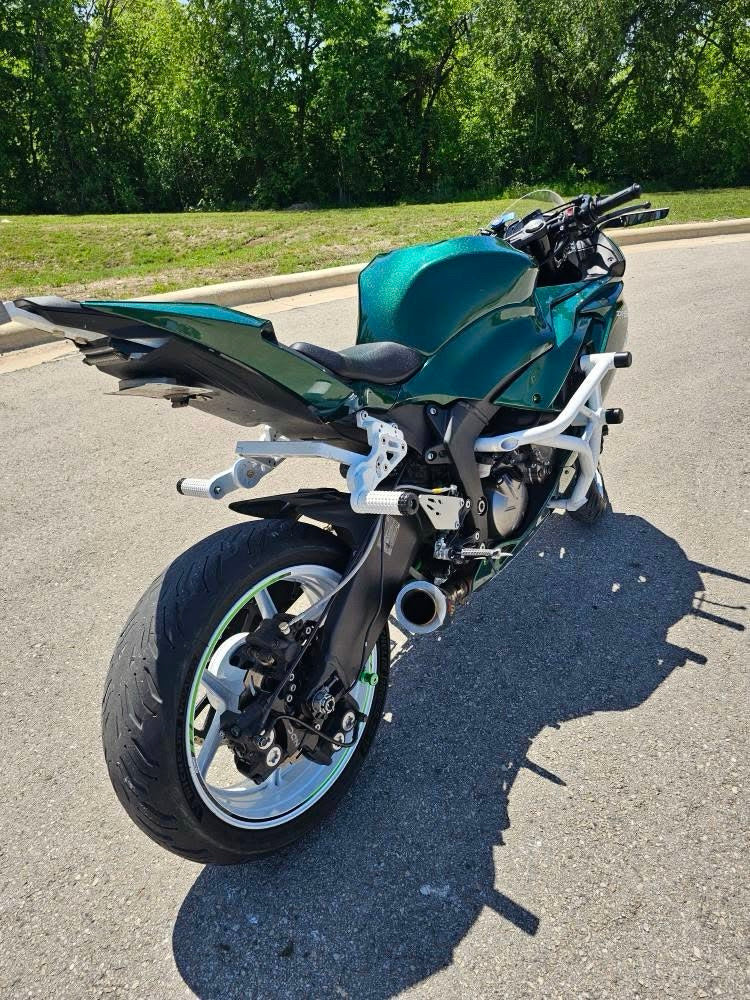 Amotopart 2019-2023 Kawasaki ZX6R Green Fairing Kit