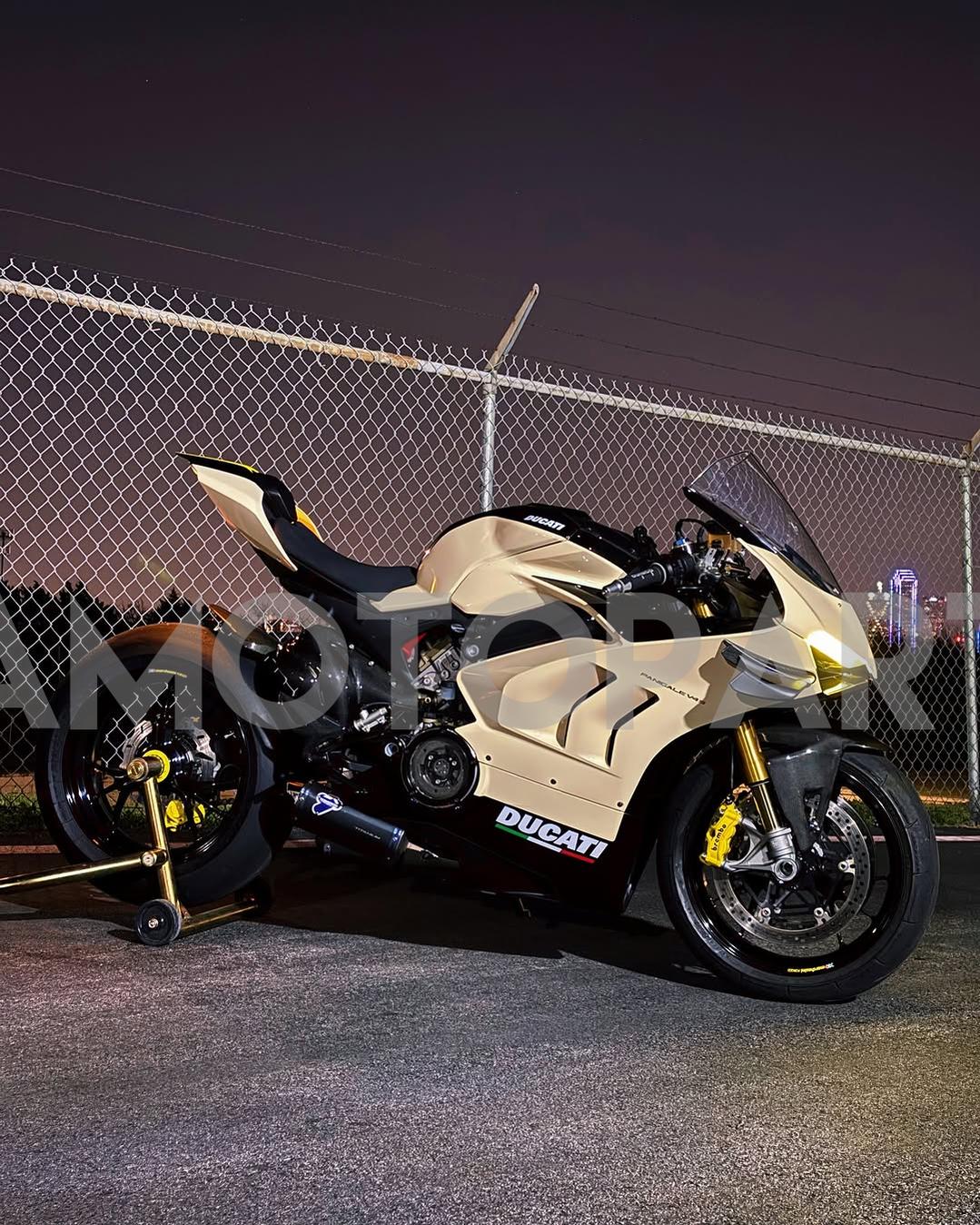 Amotopart Ducati 20-21 Panigale V4 V4S Yellow Fairing Kit