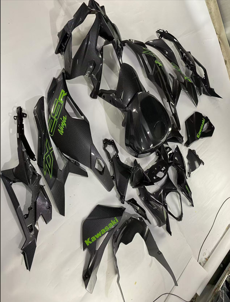 AMOTOPART 2019-2025 NINJA ZX-25R ZX-4R ZX-4RR Kawasaki Carbon Fiber Pattern Green Fairing Kit