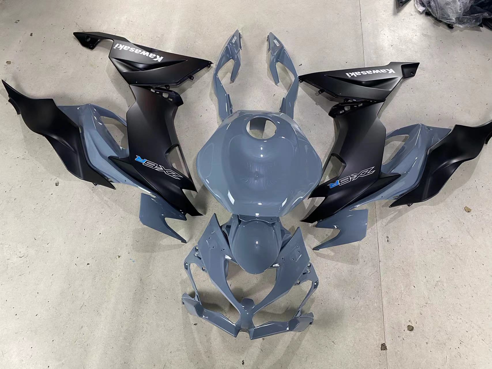 Amotopart Kawasaki ZX6R 2019-2023 Gray Black Fairing Kit