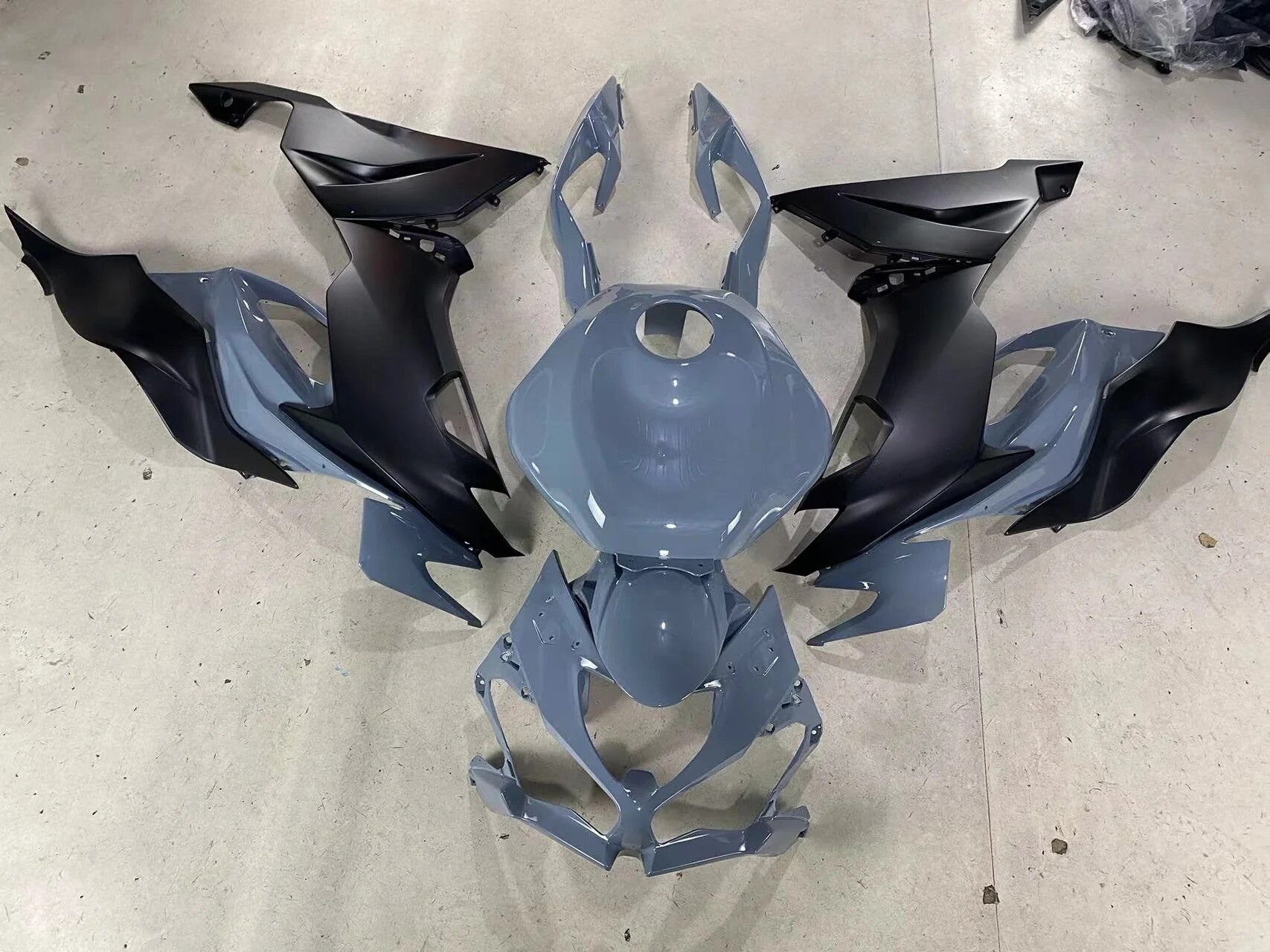 Amotopart Kawasaki ZX6R 2019-2023 Šedá černá kapotáž