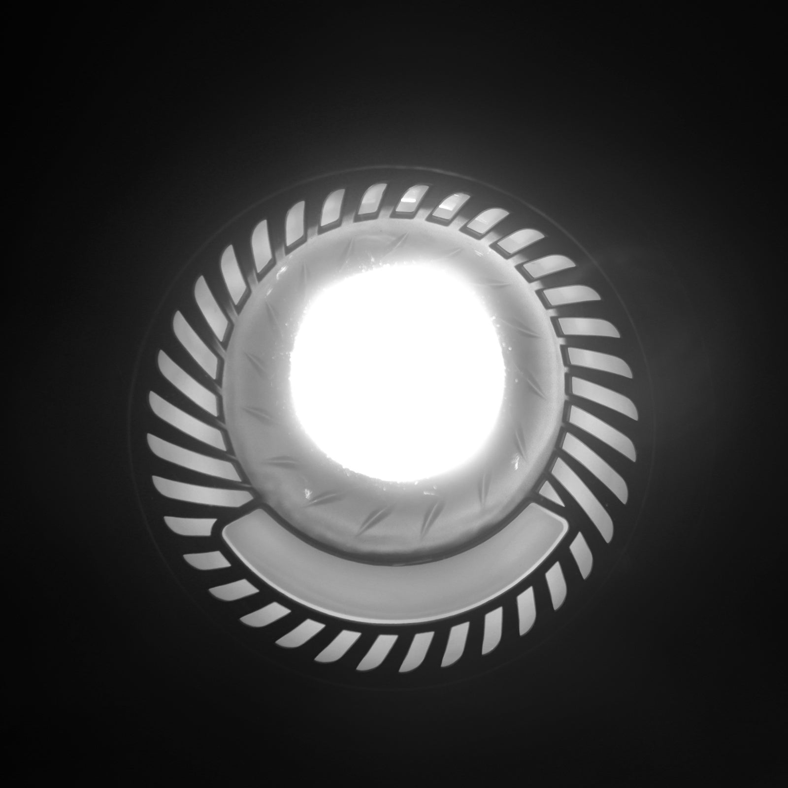 6.5 inch Cafe Racer Bobber Custom Chopper LED Headlight White Light Projector