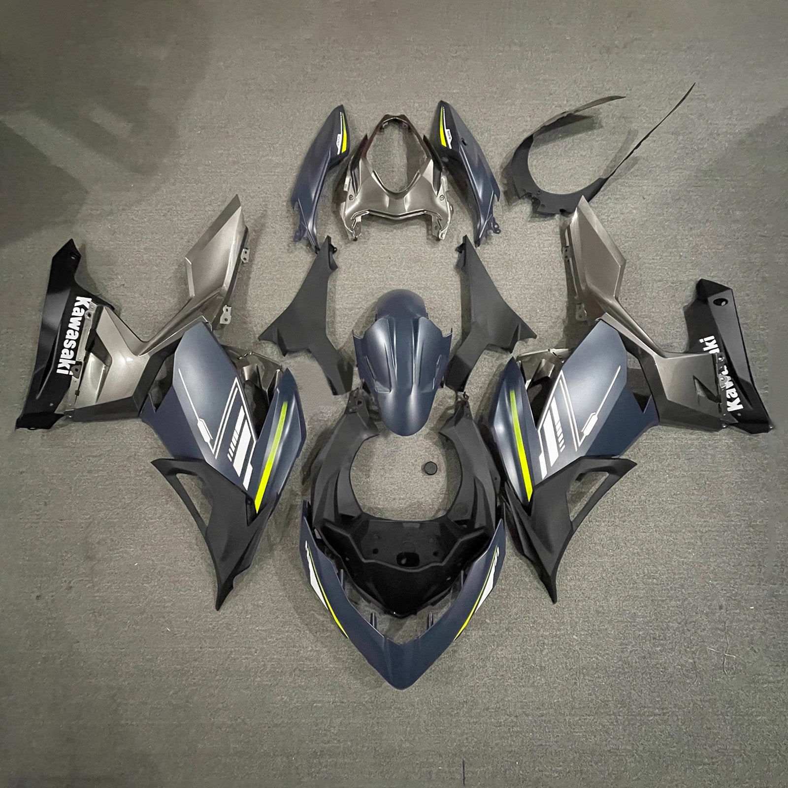Amotopart 2018-2024 Kawasaki EX400/Ninja400 Gray Black Fairing Kit