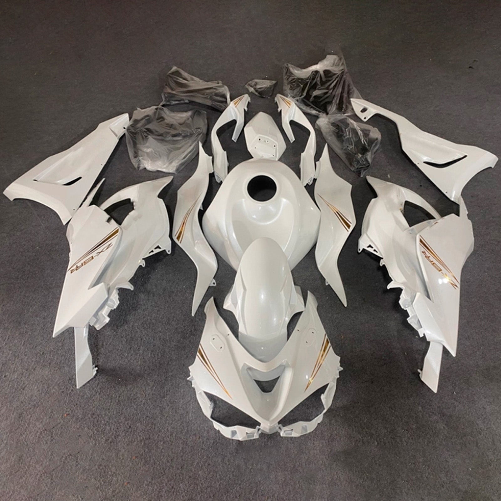 Amotopart 2024-2026 Kawasaki ZX-6R White Gold Fairing Kit