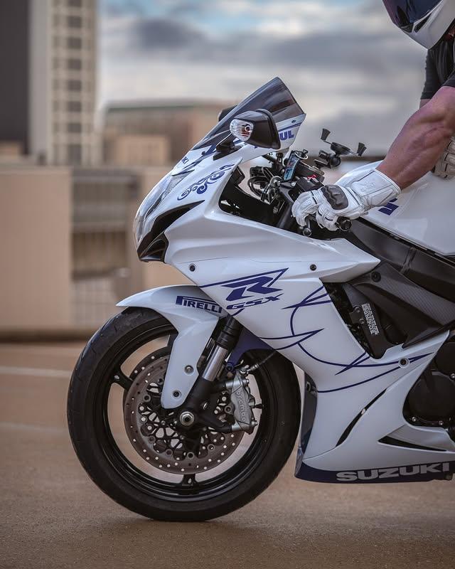 Amotopart 2011-2025 Suzuki GSXR 600/750 White Blue Fairing Ki