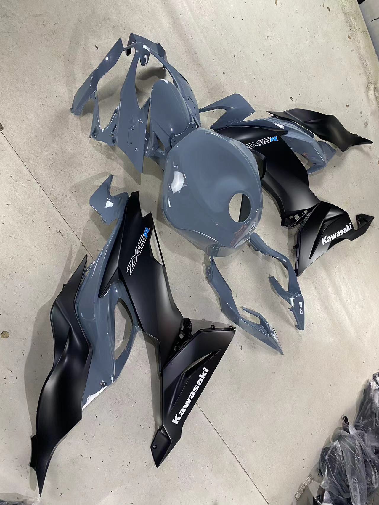 Amotopart Kawasaki ZX6R 2019-2023 Gray Black Fairing Kit