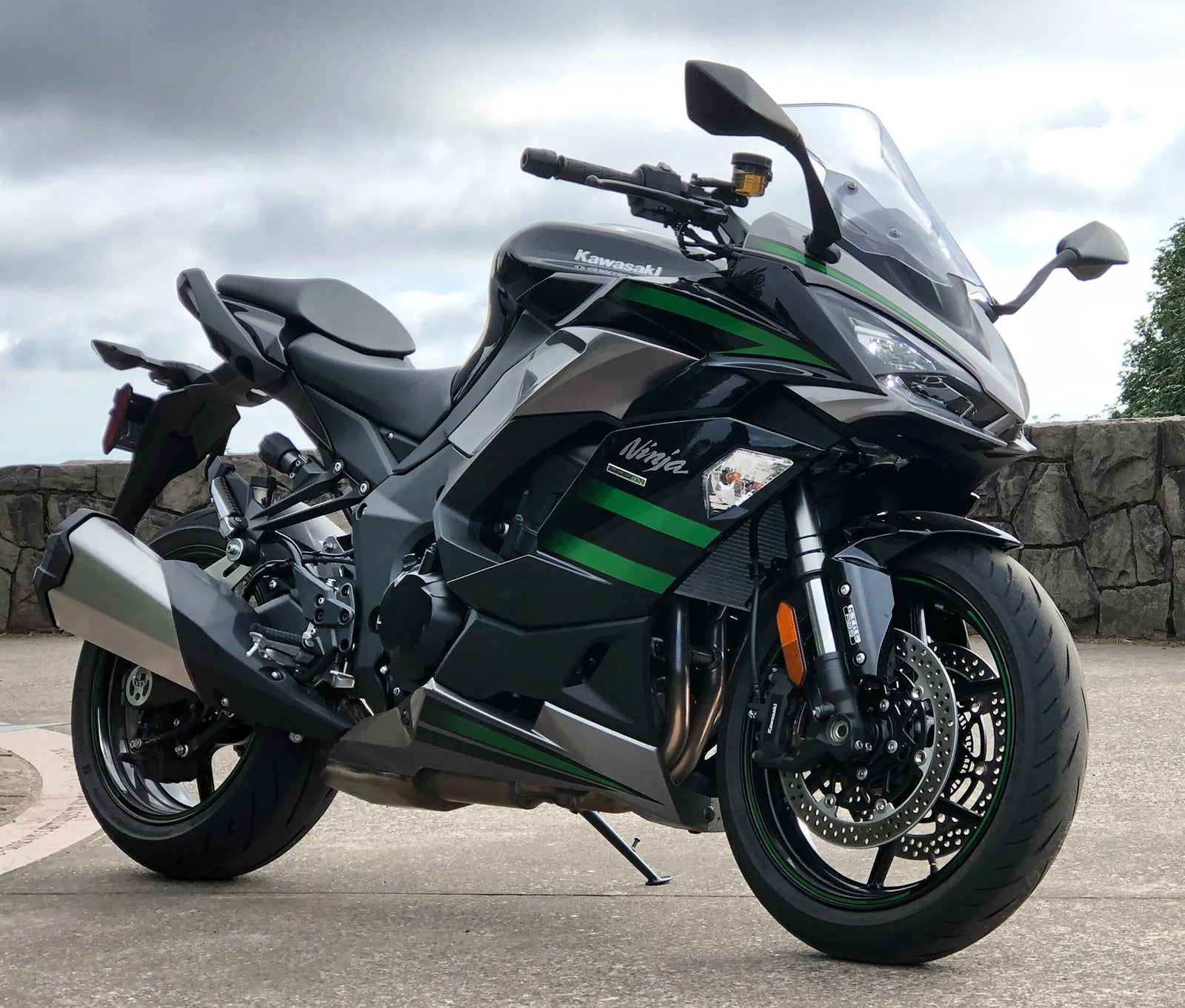 Amotopart 2020-2025 Kawasaki Z1000SX Ninja 1000SX/1100SX Black Green Line Fairing Kit