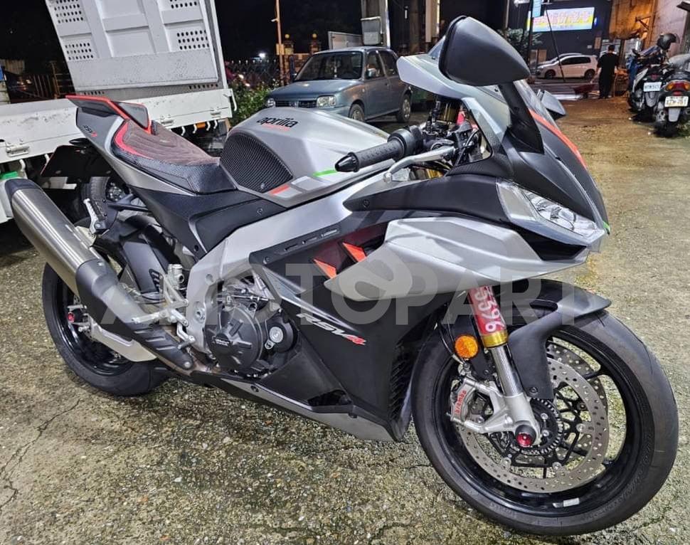 Amotopart 2022-2024 Aprilia RSV4 1100 Graues Schwarzverkleidungskit