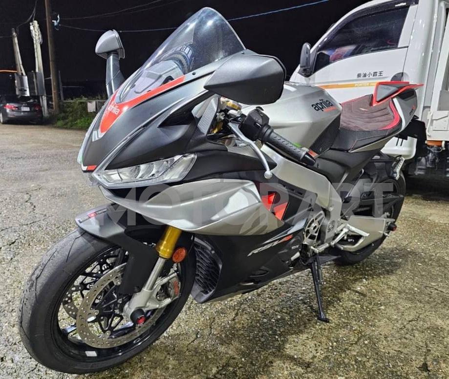 Amotopart 2022-2024 Aprilia RSV4 1100 Graues Schwarzverkleidungskit