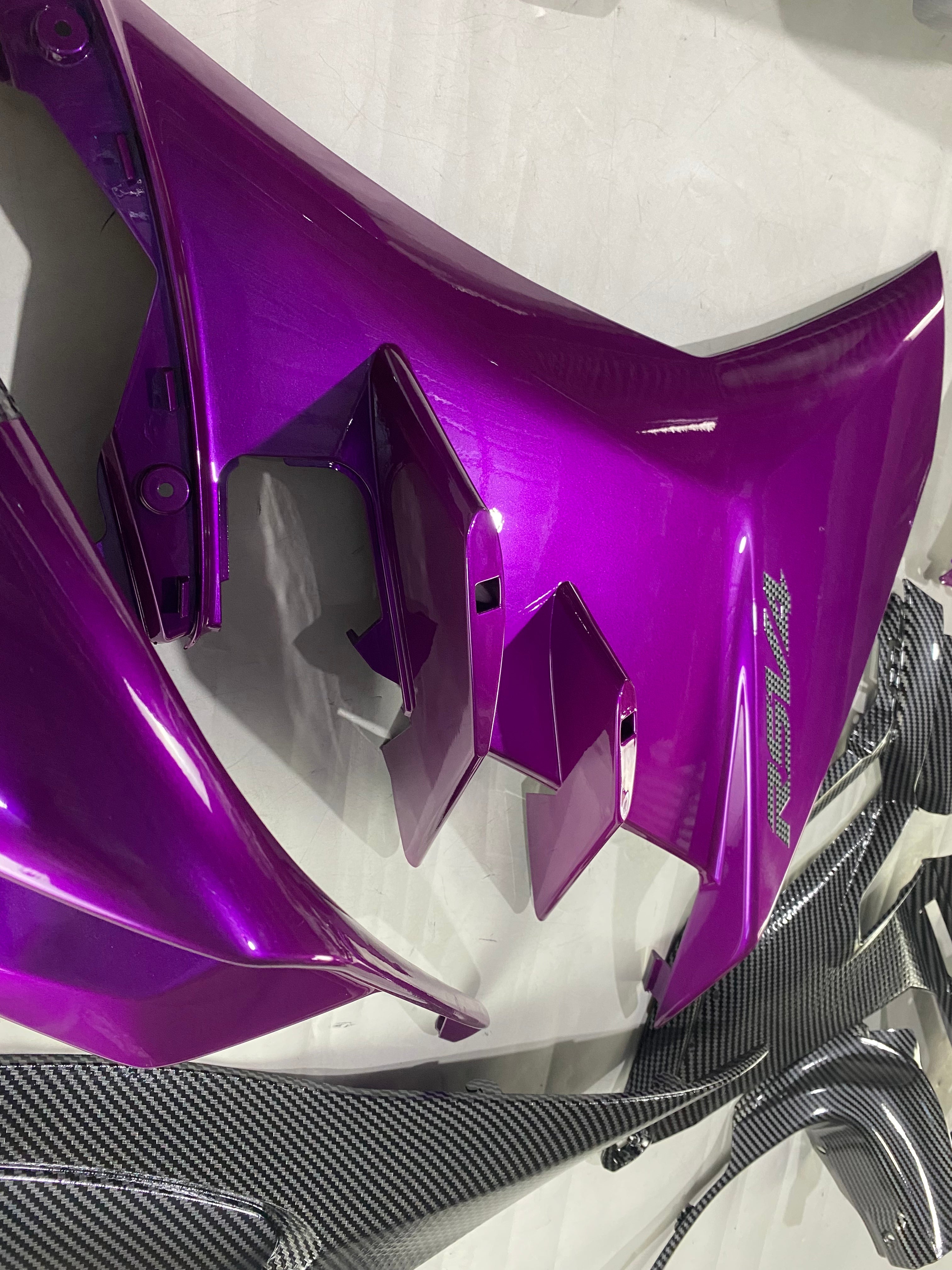 Amotopart 2022-2024 アプリリア RSV4 1100 ホワイト ブラック フェアリングキット