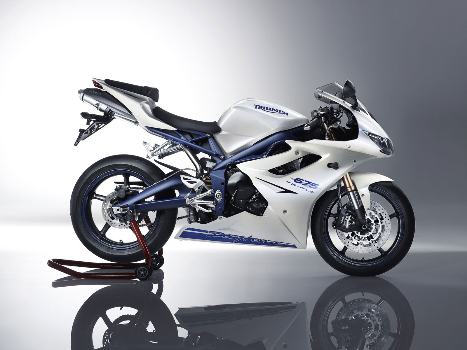 Amotopart 2006-2008 Triumph Daytona 675 White Blue Fairing Kit