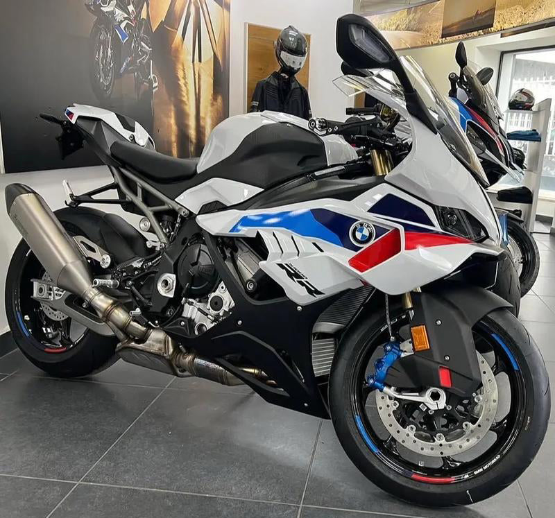 Amotopart 2025-2026 BMW S1000RR Black & White Fairing Kit