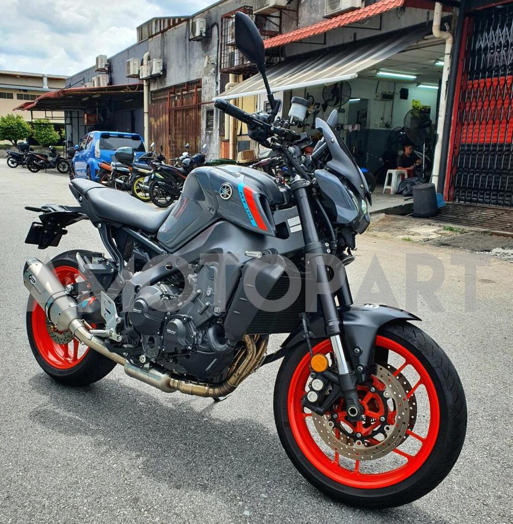 Amotopart 2021-2024 Yamaha MT-09
Dark Grey Red Line Fairing Kit