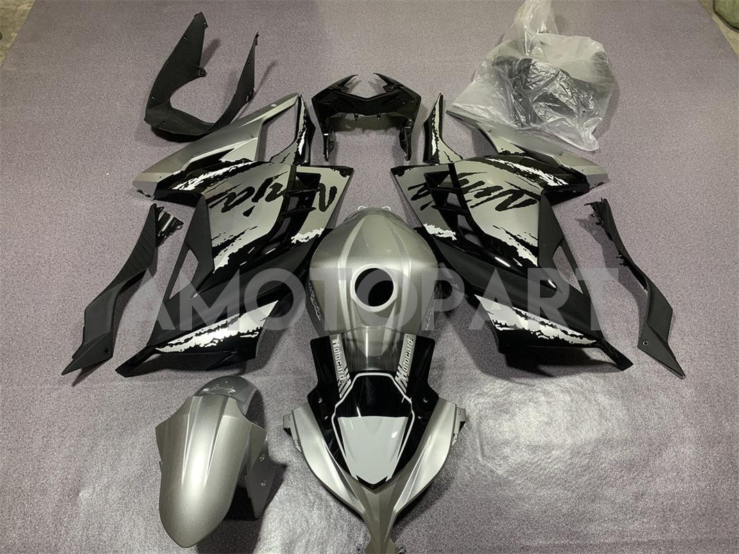 Amotopart Kawasaki EX300/Ninja300 2013-2023 Grau&Schwarzes Verkleidungskit