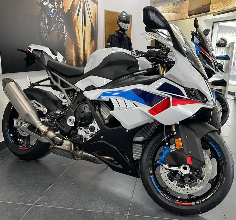 Amotopart 2025-2026 BMW S1000RR Black & White Fairing Kit
