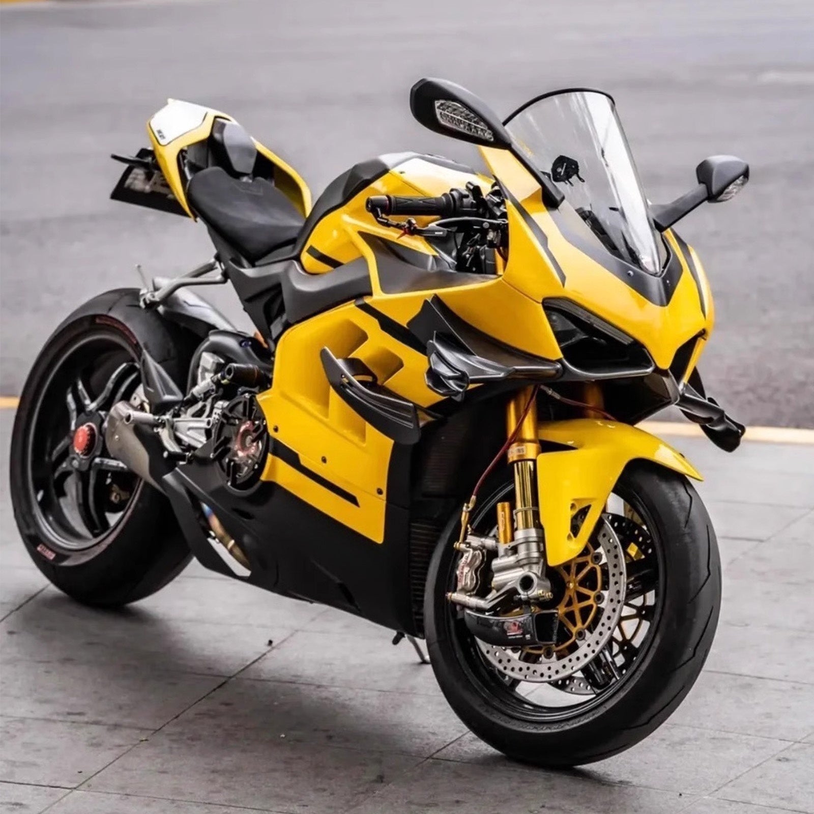 Amotopart Ducati 20-21 Panigale V4 V4S Black Yellow Fairing Kit