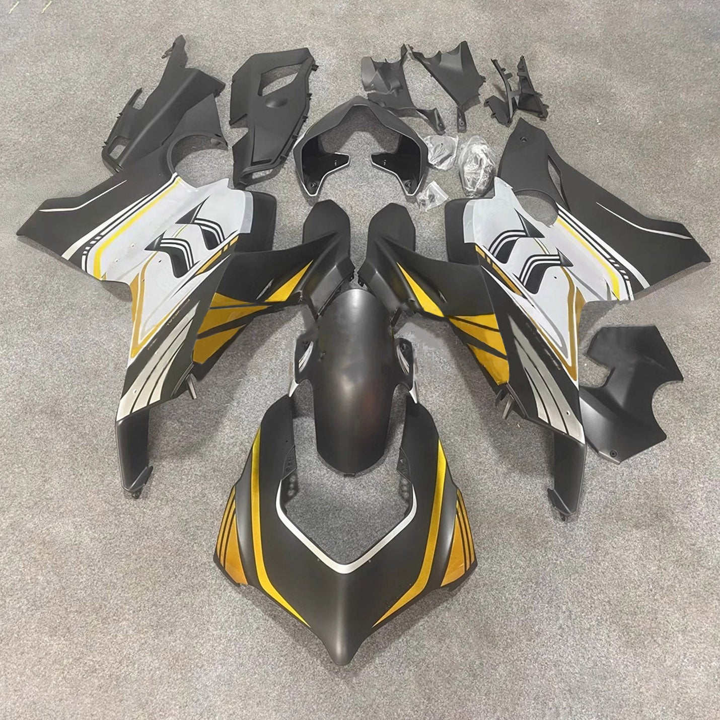 Amotopart Verkleidungsset für Ducati 20–21 Panigale V4 V4S, mattschwarz, weißgold