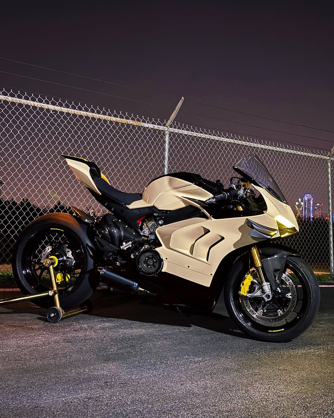 Amotopart Ducati 20–21 Panigale V4 V4S Gelbes Verkleidungsset