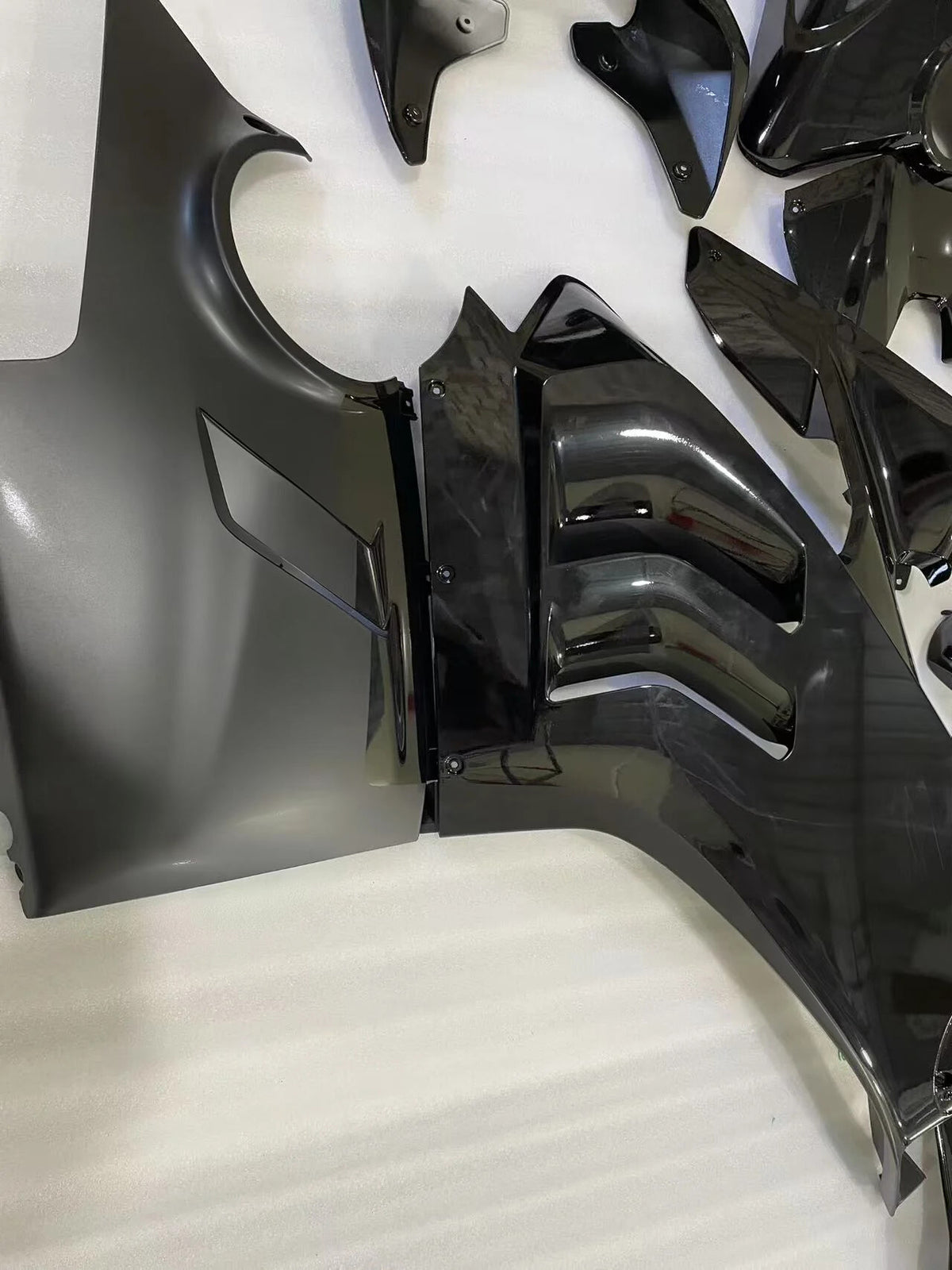 Amotopart Verkleidungsset für Ducati 22–24 Panigale V4 V4S, glänzend schwarz