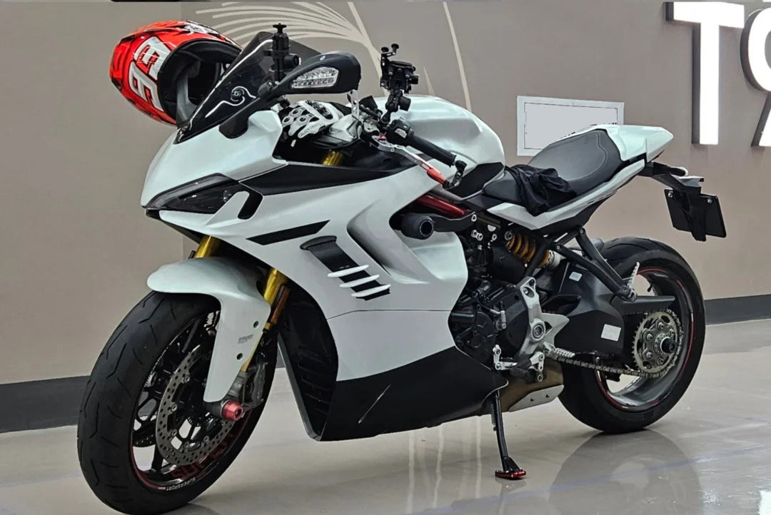 Amotopart 2021-2024 Ducati Supersport 950/950S Kit de carénage blanc noir