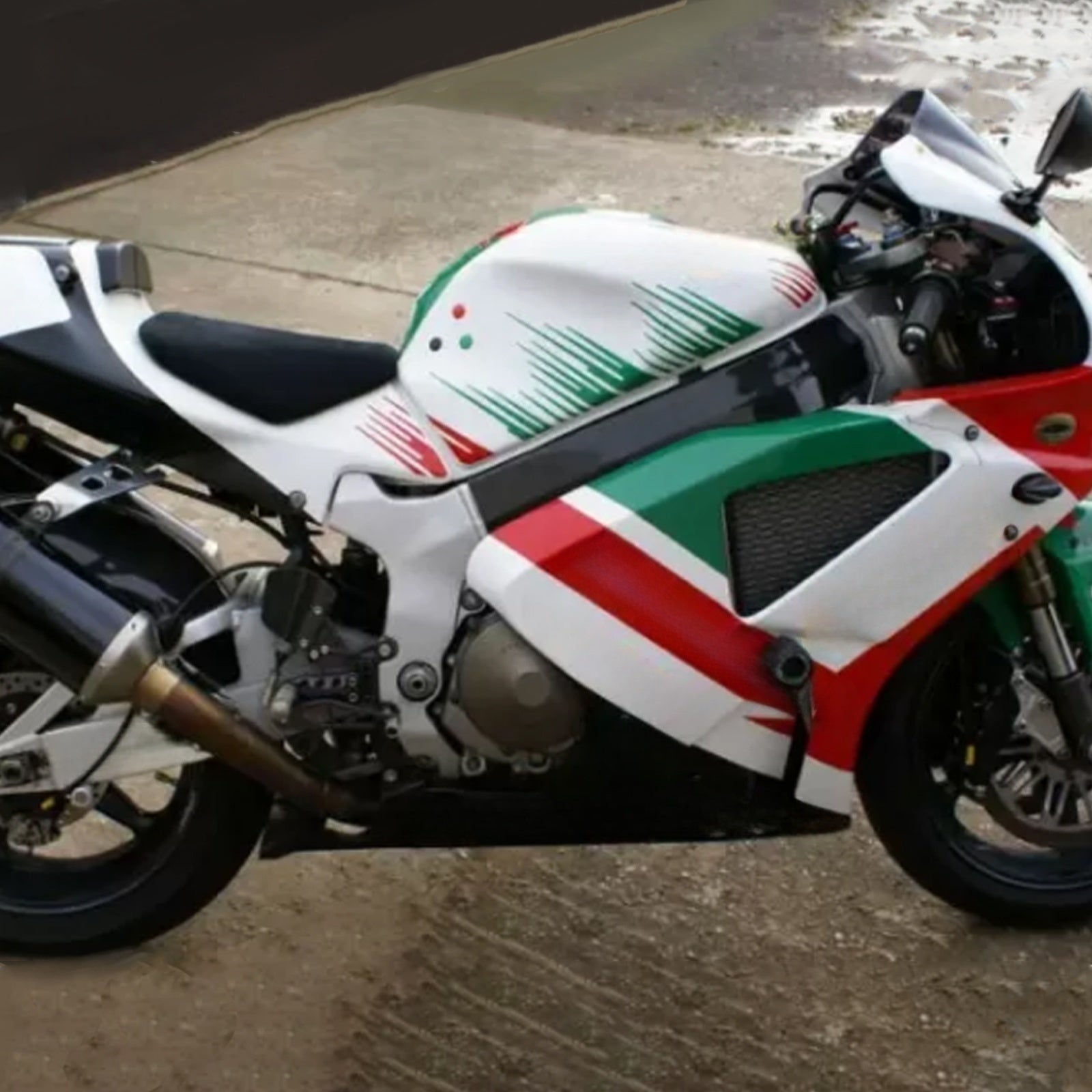 Amotopart 2000-2006 Honda VTR1000 RC51 Black White Red Green Fairing Kit