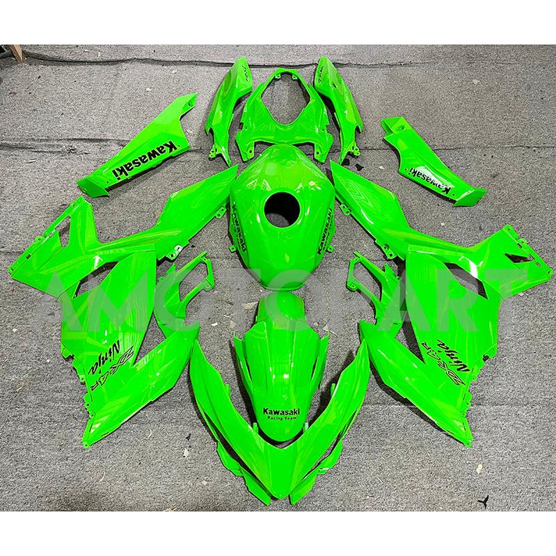 Amotopart 2018-2024 Kawasaki EX400/Ninja400 Verkleidungskit Sammlung Zwei