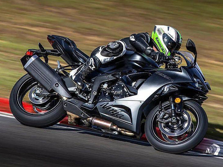 Amotopart 2024-2026 Kawasaki ZX6R Matte Black Fairing Kit