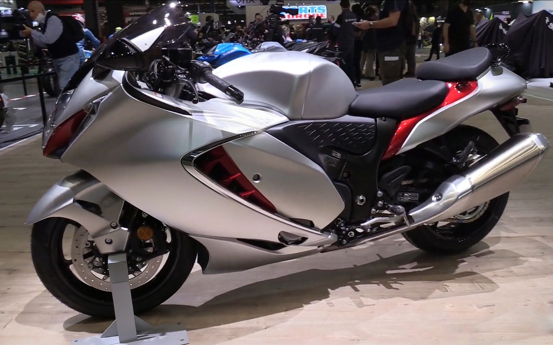 Amotopart 2021–2025 Suzuki Hayabusa GSX1300R Silber mit rotem Verkleidungsset