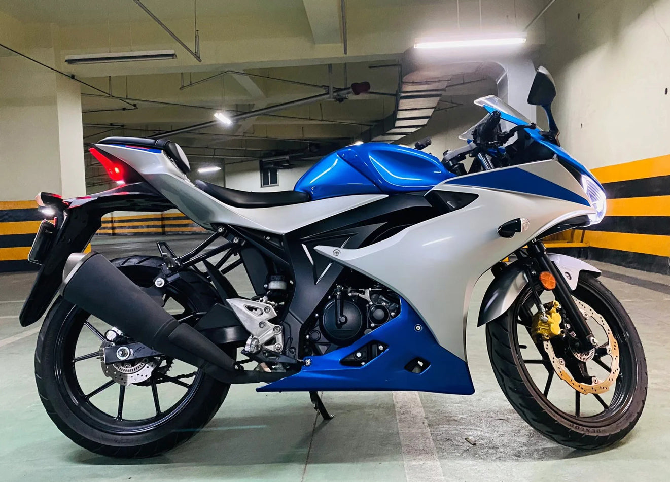 Amotopart 2017-2024 スズキ GSX-R125 ブルー フェアリングキット (米国バージョンにのみ適合)
