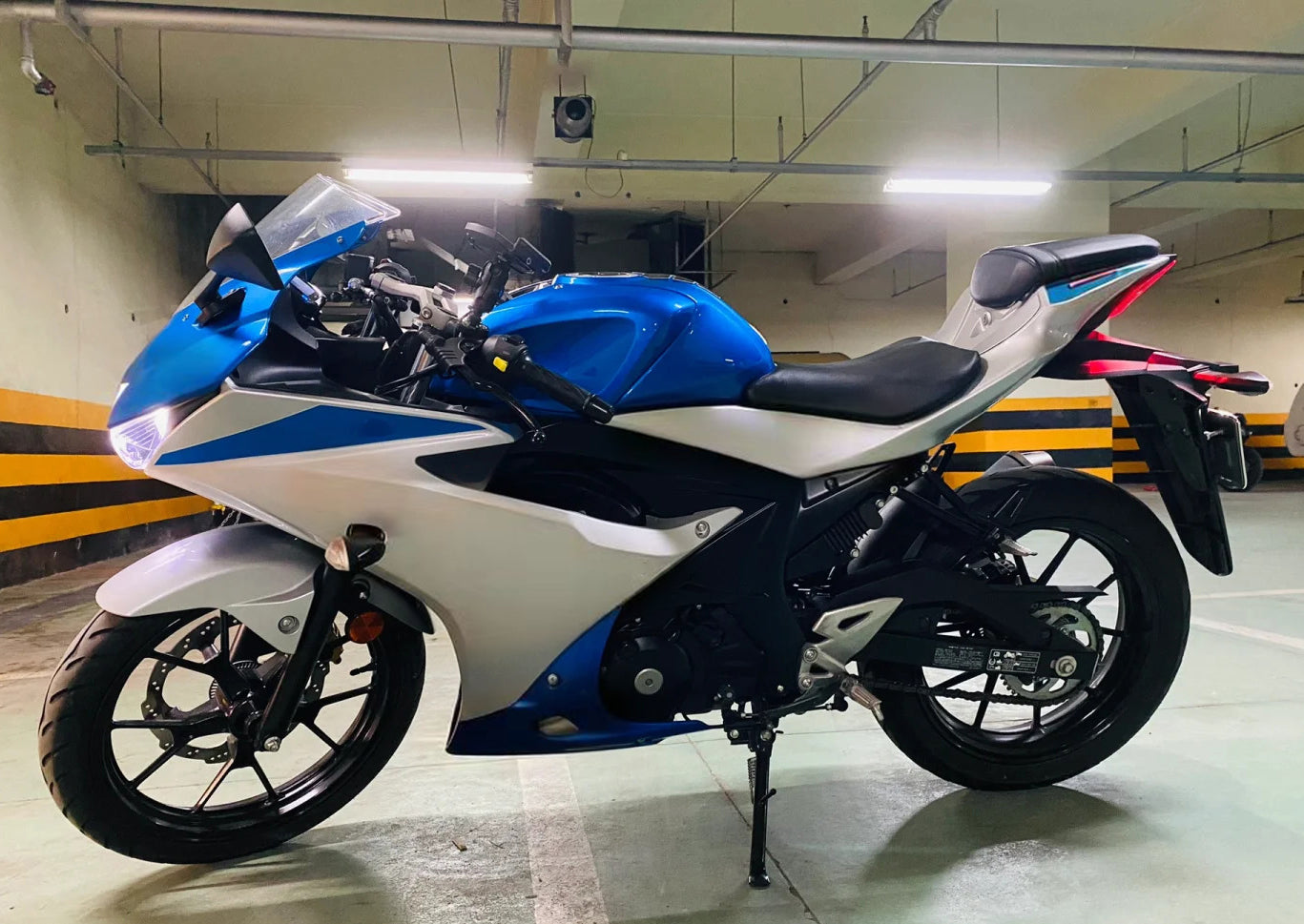 Amotopart 2017-2024 スズキ GSX-R125 ブルー フェアリングキット (米国バージョンにのみ適合)