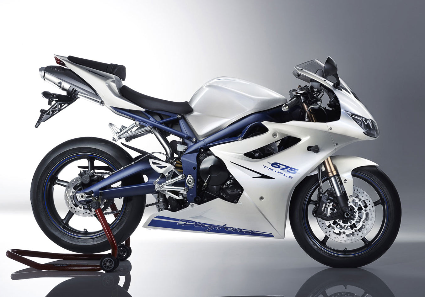 Amotopart 2006-2008 Triumph Daytona 675 White Blue Fairing Kit