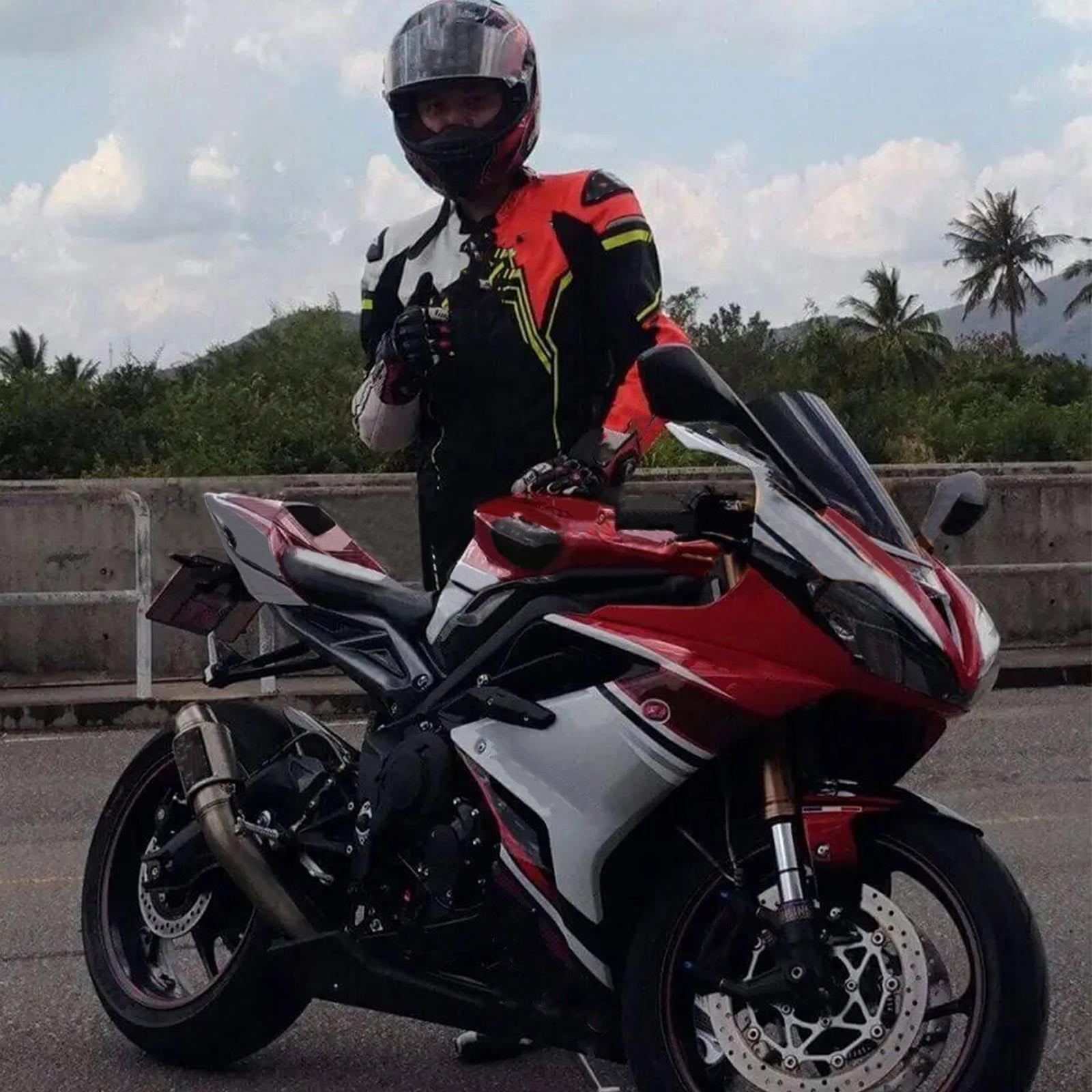 Amotopart Triumph Daytona 675 2013-2017 Red & White Style2 Fairing Kit