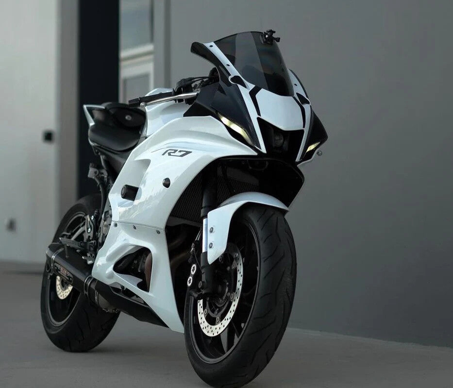 Amotopart 2021–2025 Yamaha YZF-R7 glänzend weißes Verkleidungsset
