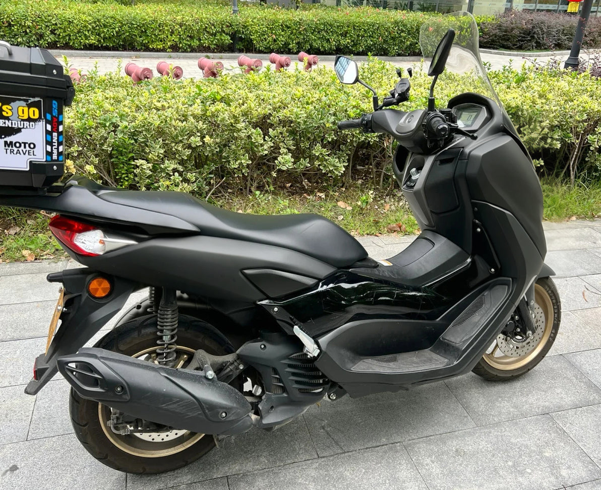 Amotopart 2020–2024 Yamaha NMAX 125/155/250 schwarzes Verkleidungsset
