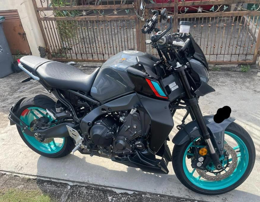 Amotopart 2021-2024 Yamaha MT-09 Dark Grey Black Fairing Kit