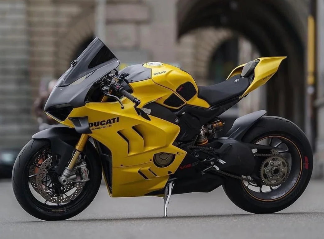 Amotopart Ducati 22-24 Panigale V4 V4S Black Yellow Fairing Kit