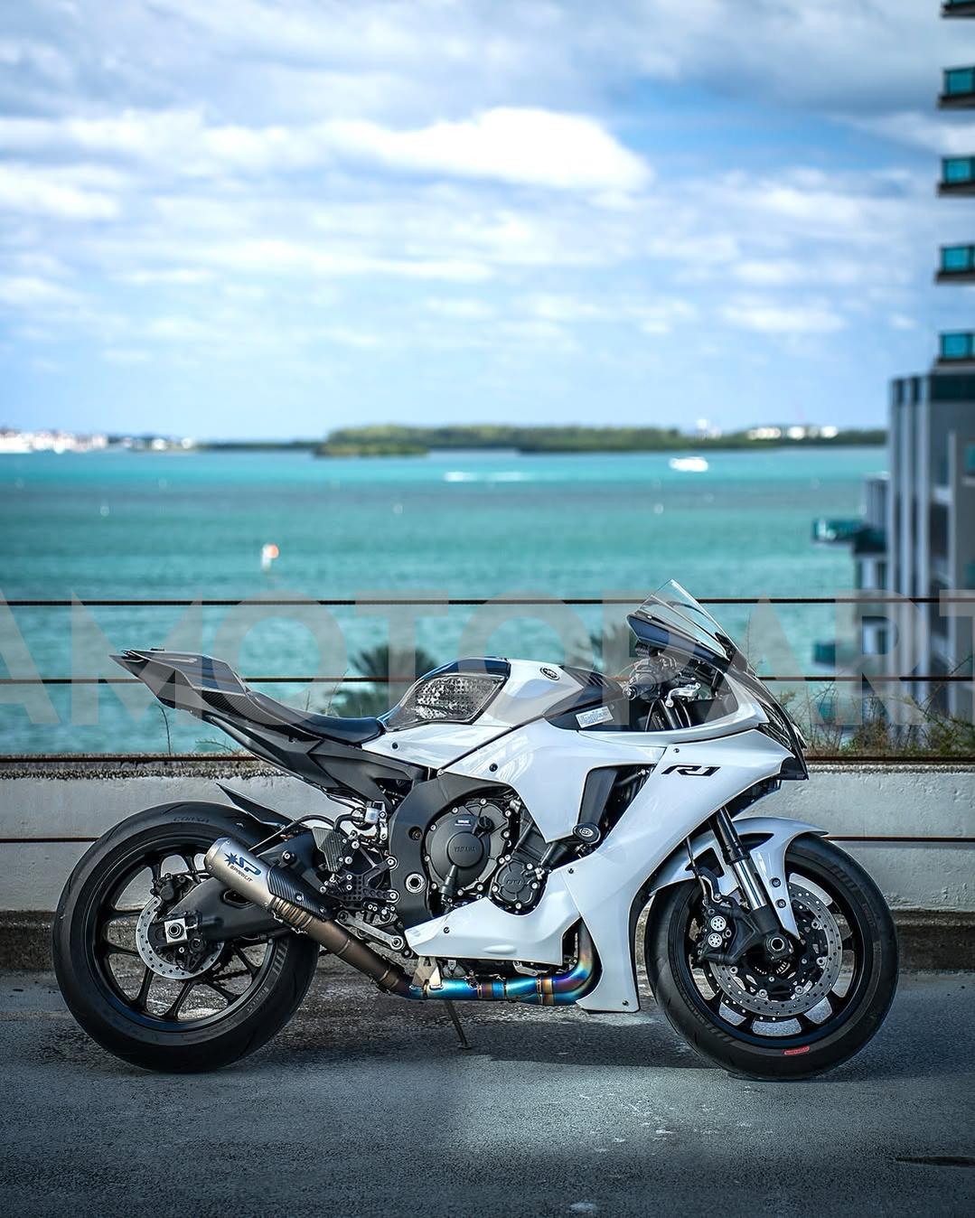 Amotopart 2020-2024 Yamaha YZF R1 Black Blue White Fairing Kit