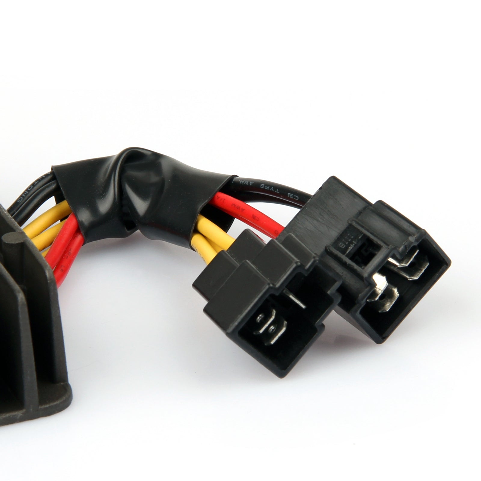 06-07 トライアンフ デイトナ 675 R / 675 SE 電圧レギュレーター 整流器 T1300823