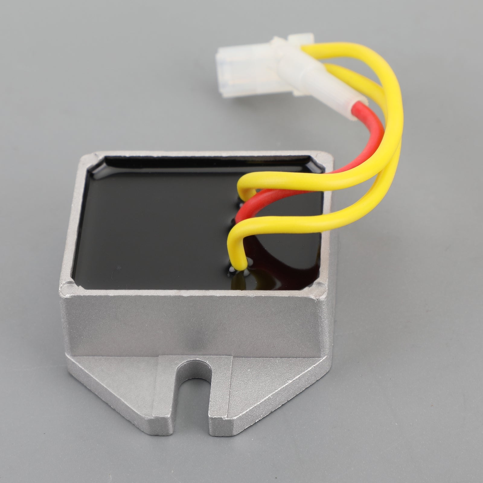 Regulador de tensão para motores B&S 18-24HP com 10 13 14 e 16A 394890 845907 genérico